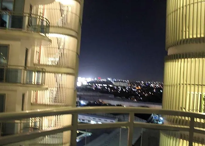 Hotel Azure C2 Balcony Wifi Near Mall Airport Multiple Units Manila