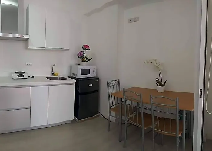 Azure C2 Balcony Wifi Near Mall Airport Multiple Units Hotel 2*