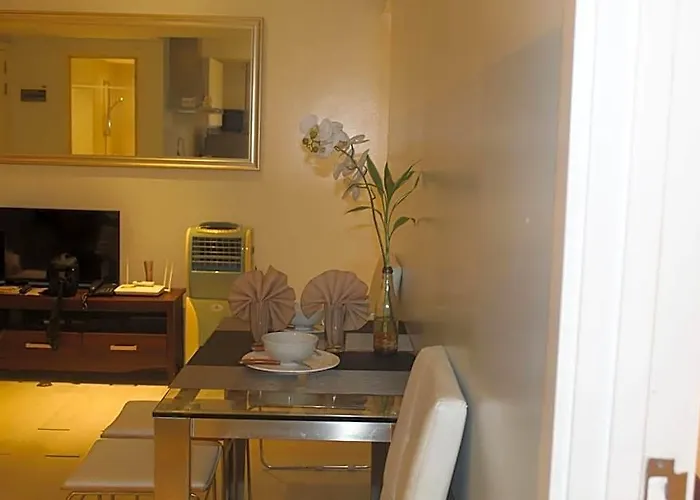 Hotel Azure C2 Balcony Wifi Near Mall Airport Multiple Units 2*