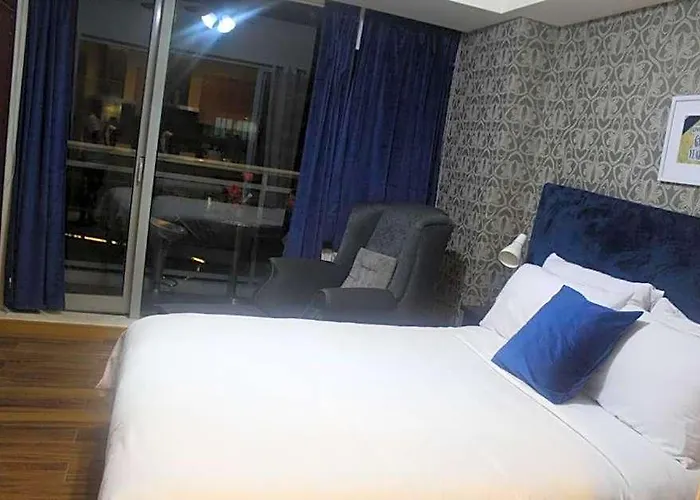 Azure C2 Balcony Wifi Near Mall Airport Multiple Units Hotel Manila