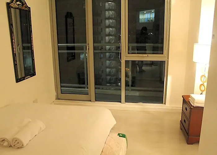 Azure C2 Balcony Wifi Near Mall Airport Multiple Units Hotel Manila
